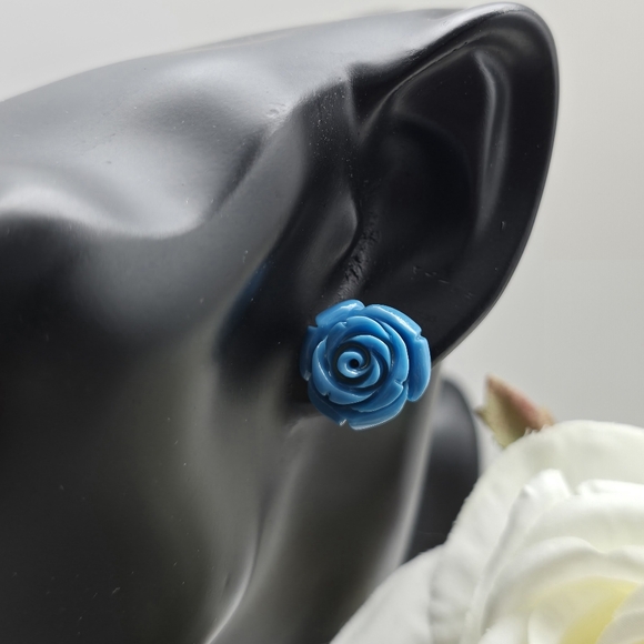 ❤️ ROSANNA STUD EARRINGS - Picture 5 of 10